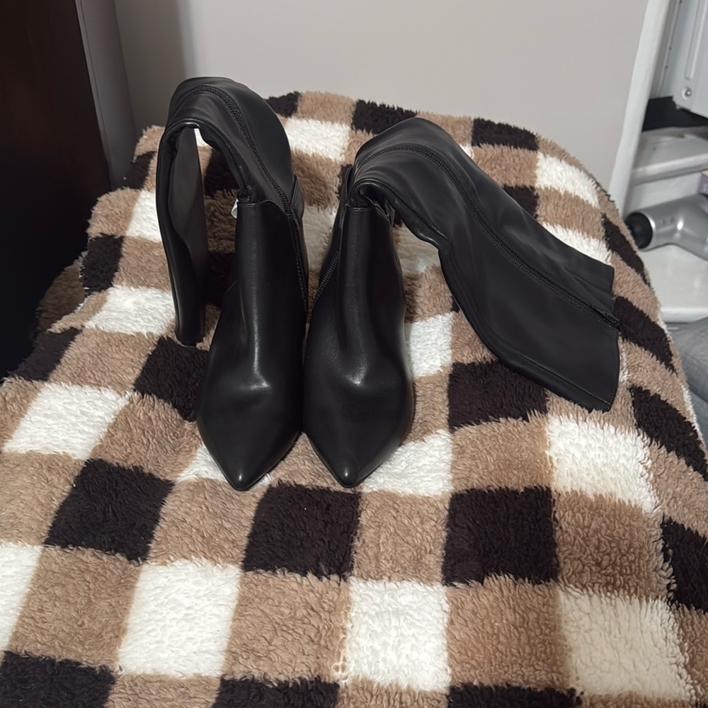 NWOT Charter Club Women Boots Black Size 5